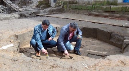 Restorasyon kazısında Selçuklulara ait 863 yıllık tarihi bulgulara rastlandı