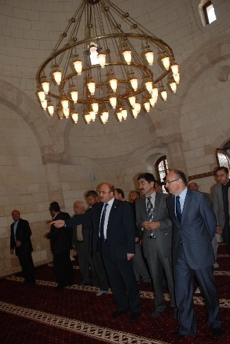 Restorasyonu biten Molla Ahmed Camii ibadete açıldı