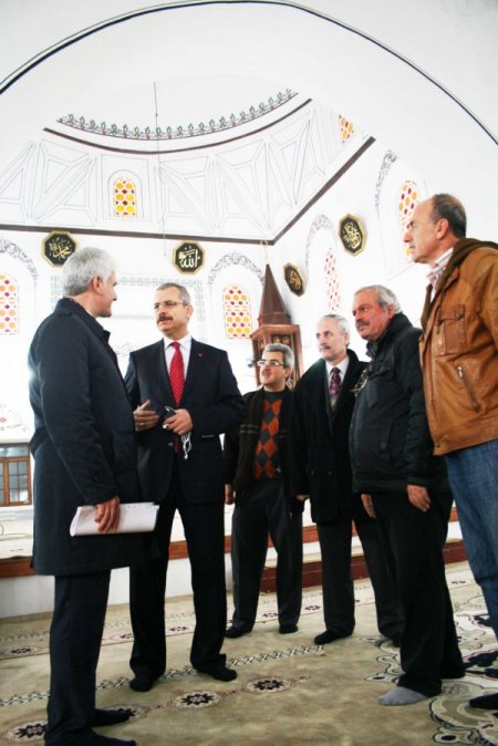 Restorasyonu süren Hamzabey Camii’ndeki sorunlar gideriliyor