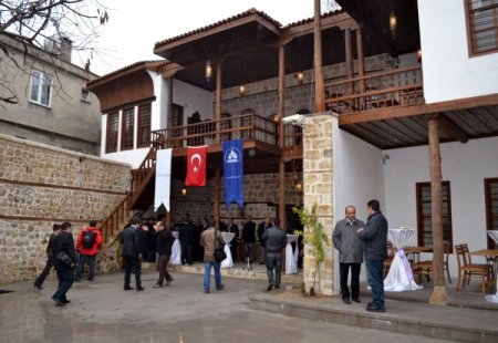 Restorasyonu tamamlanan tarihi konak hizmete açıldı