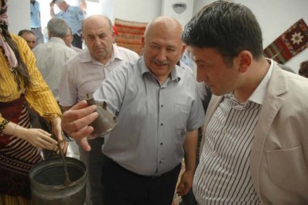 Restore edilen tarihî hamam, etnografya sergi salonu olarak açıldı