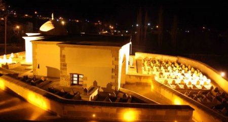 Restore Edilen Ve Işıklandırılan Şeyh Alaeddin Semerkandi Türbesi İlgi Görüyor