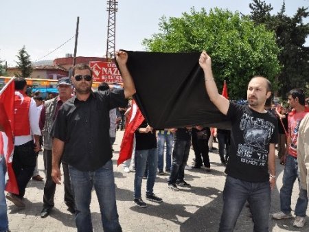 Reyhanlı'da izinsiz yürüyüşe polis müdahale etti