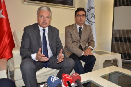 Reynders: Türkiye ile dayanışma içerisinde olduğumuzu göstermeye geldik