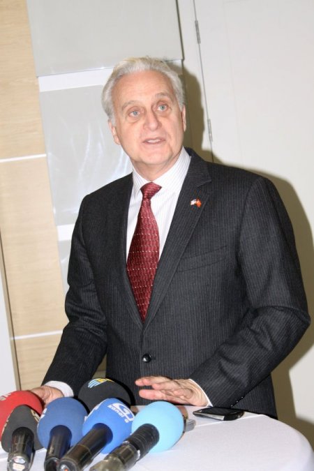 Ricciardone: Türkiye ile nükleer silahlanmayı önlemek için yakın temasımız var