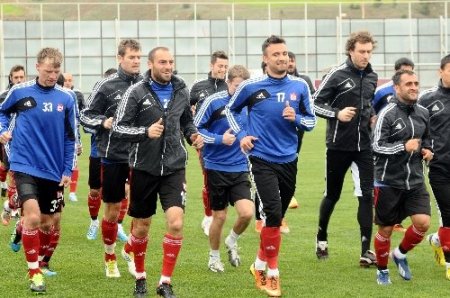 Rıza Çalımbay: Takımıma yürekten inanıyorum