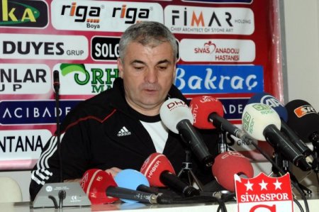 Rıza Çalımbay: Trabzonspor karşısında çok önemli galibiyet aldık