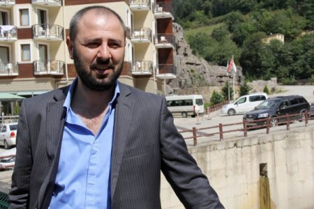 Rize, Azeri ve Gürcü tatilcilerin akınına uğradı