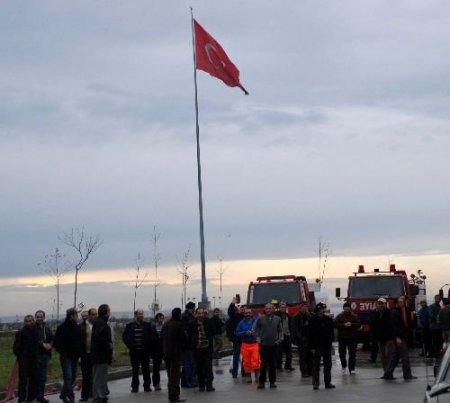 Rize Belediyesi Temizlik İşçileri Çöp Toplamama Eylemi Yaptı