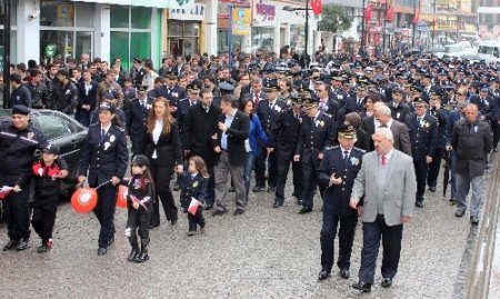Rize’de polis ve halk birlikte yürüdü
