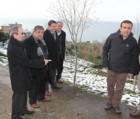 Rize’deki 30 dönümlük bir alanda kaymalar meydana geldi