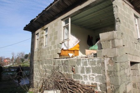 Rize’deki 30 dönümlük bir alanda kaymalar meydana geldi