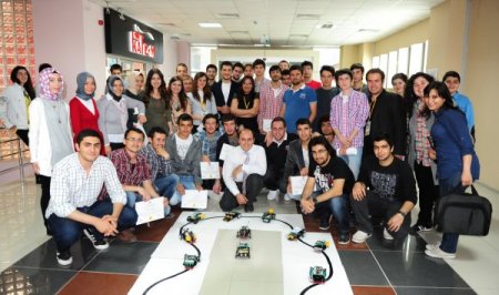 Robot Tasarımcısı Gençler Yarıştı