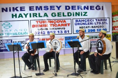 Roman vatandaşların okuduğu ilahiler büyük beğeni topladı