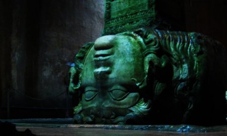 Romantik sarnıcın 'Medusa' gizemi çözülemedi