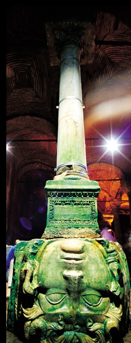 Romantik sarnıcın 'Medusa' gizemi çözülemedi