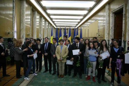 Romanya eğitim bakanından Türk okulu eğitimcilerine alkış