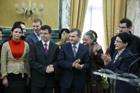 Romanya eğitim bakanından Türk okulu eğitimcilerine alkış