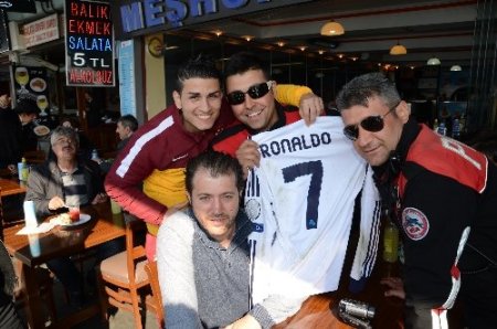 Ronaldo'nun formasını yunus polisleri korudu