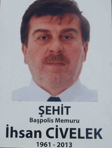 Roth'un konvoyundaki kazada şehit olan polis, dualarla uğurlandı