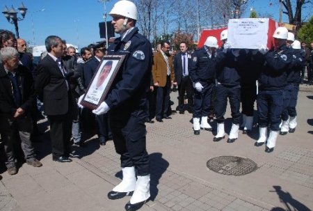Roth'un konvoyundaki kazada şehit olan polis, dualarla uğurlandı