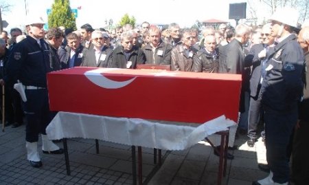Roth'un konvoyundaki kazada şehit olan polis, dualarla uğurlandı