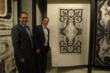 Royal, Ebruyu Halıyla Buluşturdu