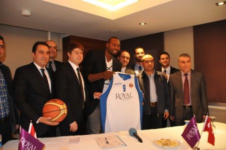 Royal Gaziantep Büyükşehir Basketbol Takımı, Joey Dorsey’e imzayı attırdı