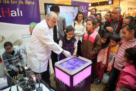 Royal Halı ‘ebru' Şovunu Avm’lere Taşıyor