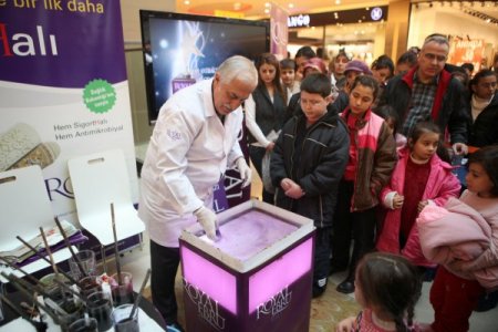 Royal Halı ‘ebru' Şovunu Avm’lere Taşıyor