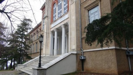 Ruhban okulunda sessiz bekleyiş