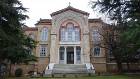 Ruhban okulunda sessiz bekleyiş