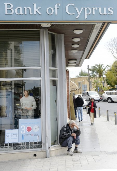 Rum bankaları bugün açılıyor