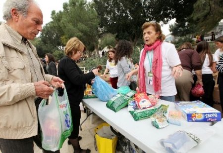 Rumlar, 1 kilo kuru fasulyeye müzik ziyafeti çekti