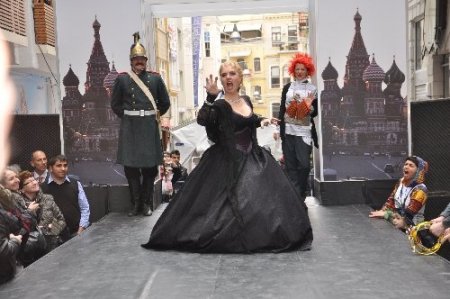 Rus edebiyatının kahramanları podyuma çıktı