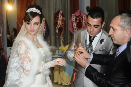 Rus Gelin, Sivaslı Damat İle Türk Adetlerine Göre Evlendi