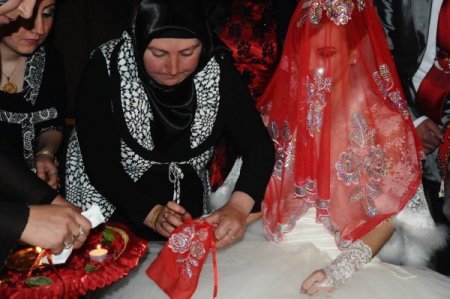 Rus Gelin, Sivaslı Damat İle Türk Adetlerine Göre Evlendi