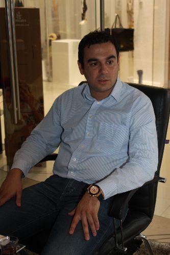 Rus Oligarkları Tatile Gönderen Türk