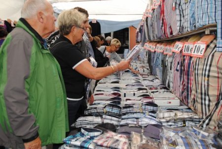 Rus turistlerin yüzde 71'i etiketi olmayan ürünü almıyor