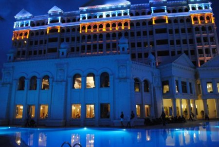 Ruslar Gece Aydınlatması Olan Otelleri Tercih Ediyor