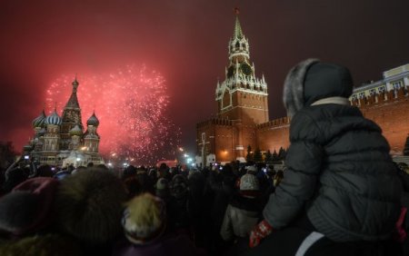 Ruslar yeni yılı sevinçle karşıladı