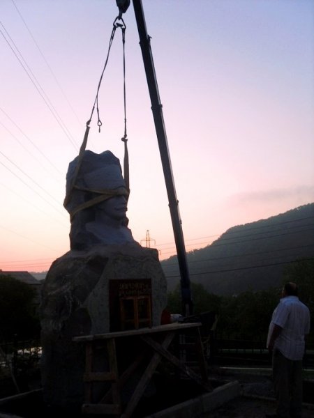 Rusya, Anadolu'daki Katliama İmzası Bulunan Ozanyan’ın Anıtını Kaldırdı