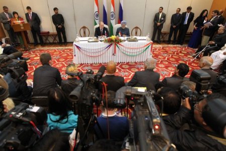 Rusya, Hindistan’a 3 milyar dolarlık savaş uçağı sattı