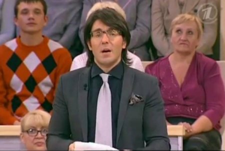 Rusya Bu Görüntüyü Tartışıyor; Tek Yumrukla Masum Vatandaşı Öldürdü