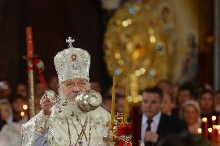 Rusya Paskalya bayramını kutluyor; Putin ve Medvedev ayinde