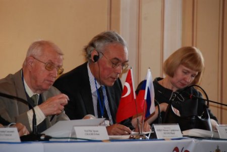 “Rusya-Türkiye stratejik işbirliği Suriye krizinden etkilenmez”