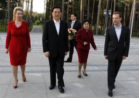 Rusya Ve Çin, Toplam Ticarette 200 Milyar Dolar Hedefledi