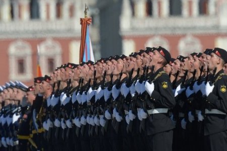 Rusya Zafer Bayramı’nı kutluyor, nükleer füzeler Kızıl Meydan’da