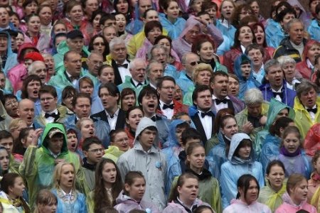 Rusya’da 4 bin kişi şarkı söyledi, Guinness’e girdi