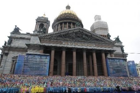 Rusya’da 4 bin kişi şarkı söyledi, Guinness’e girdi